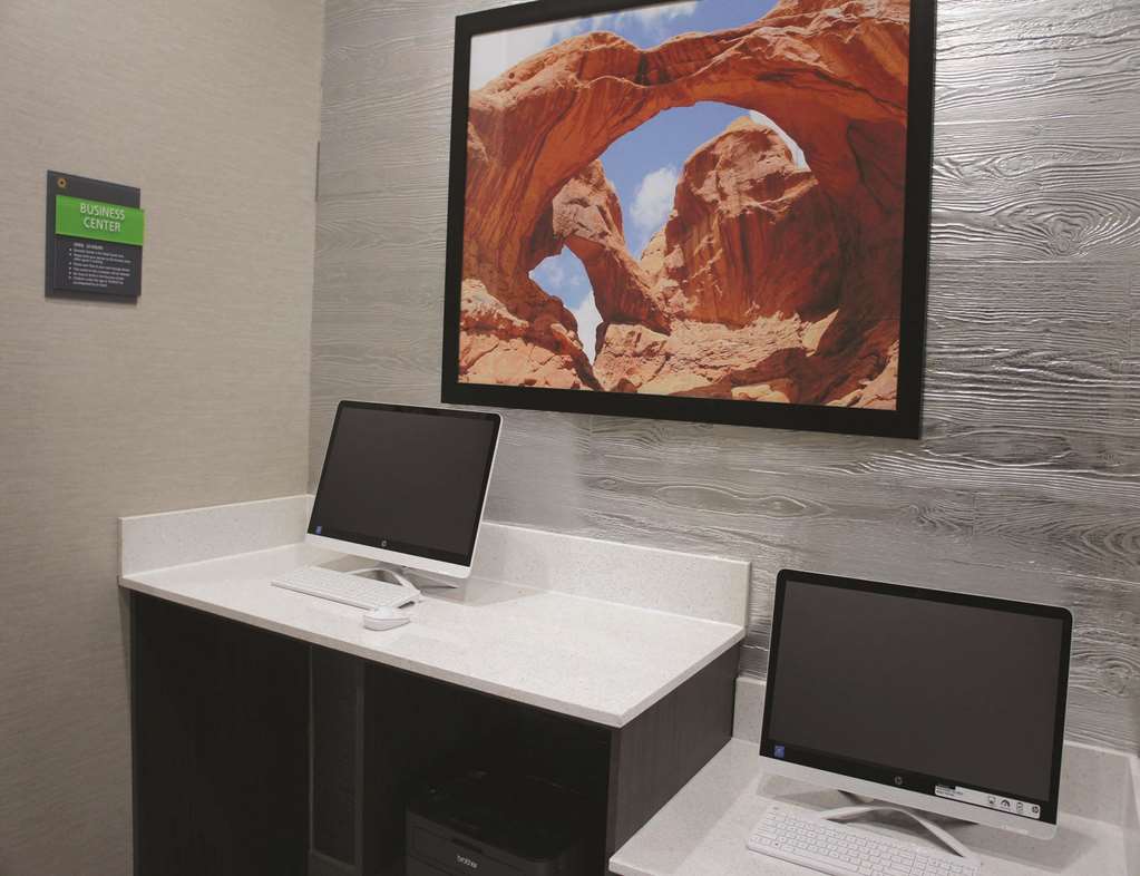 La Quinta Inn & Suites by Wyndham Kanab - photo 75