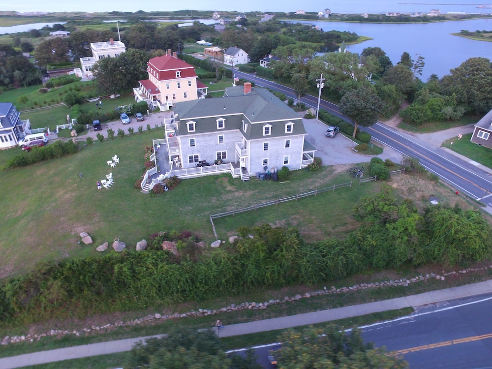 Payne's Harbor View Inn - photo 60