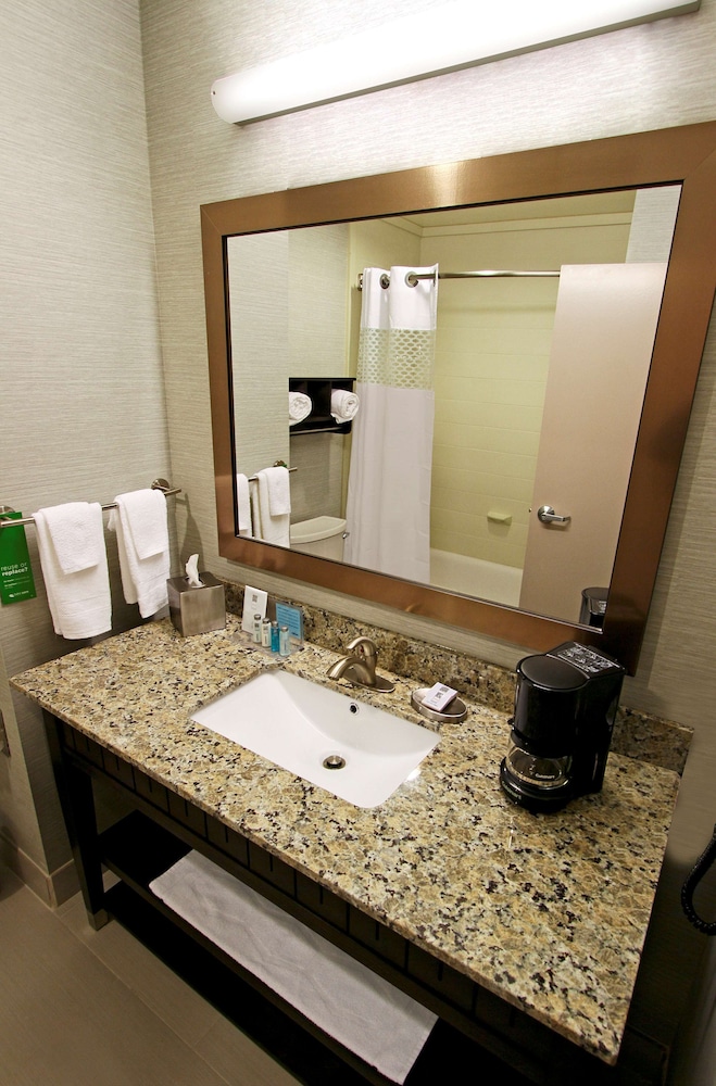 Hampton Inn & Suites Winnie - photo 21