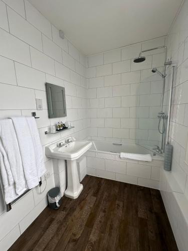 The White Hart Hotel — hotel in Welwyn