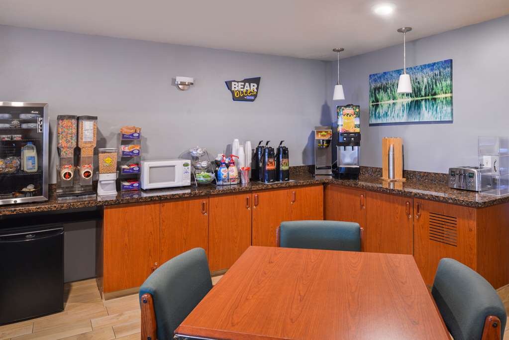 Travelodge Suites by Wyndham Newberg - photo 44