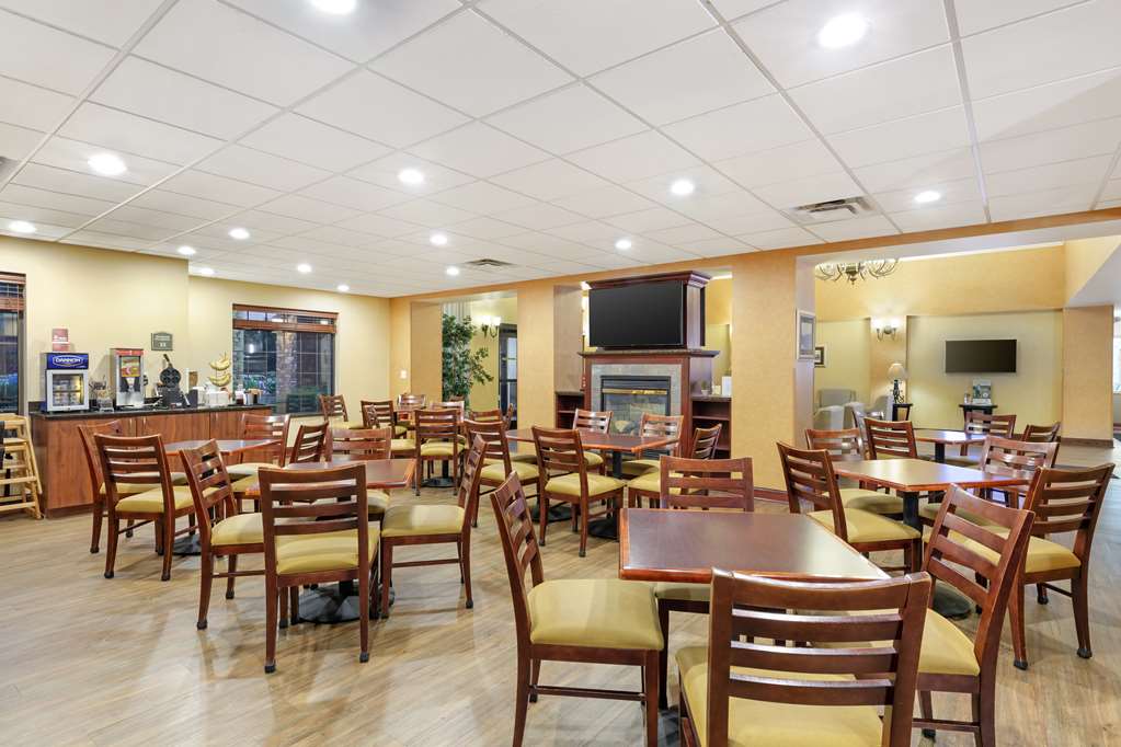 Best Western Plus Victor Inn & Suites - photo 11