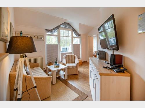 Dünenpark Binz Komfort Ferienwohnung mit 1 Schlafzimmer und Balkon im Dachgeschoss 283 — 4-Star Luxury Hotel in Ostseebad Binz, Germany