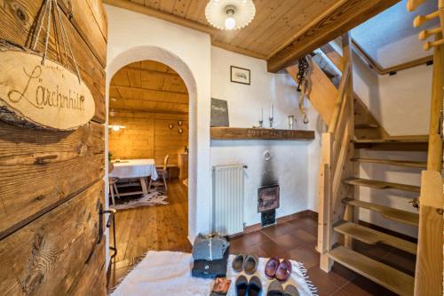 Thaler hof Ferienhaus Lärchnhittl in Lagundo, Italy