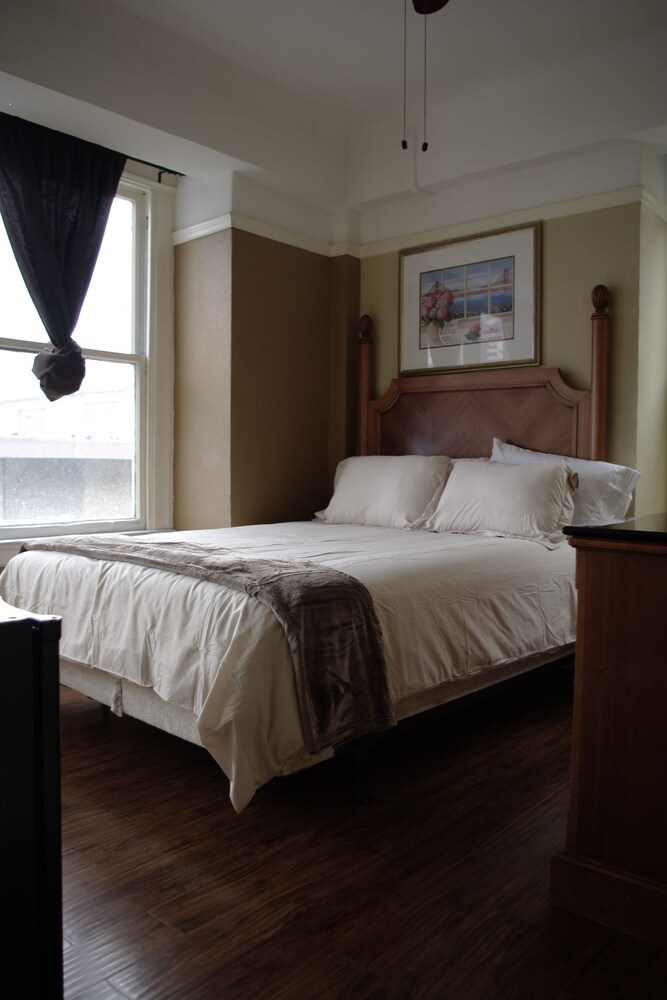 Yale Hotel - photo 5