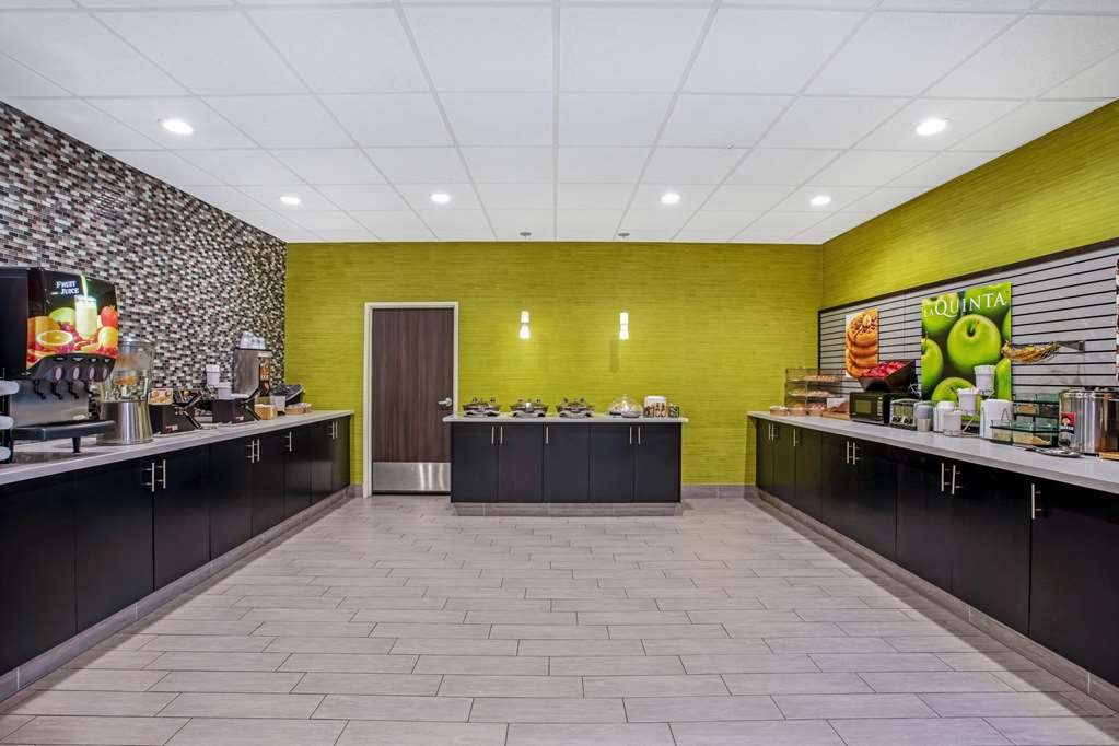 La Quinta Inn & Suites by Wyndham Kearney - photo 28