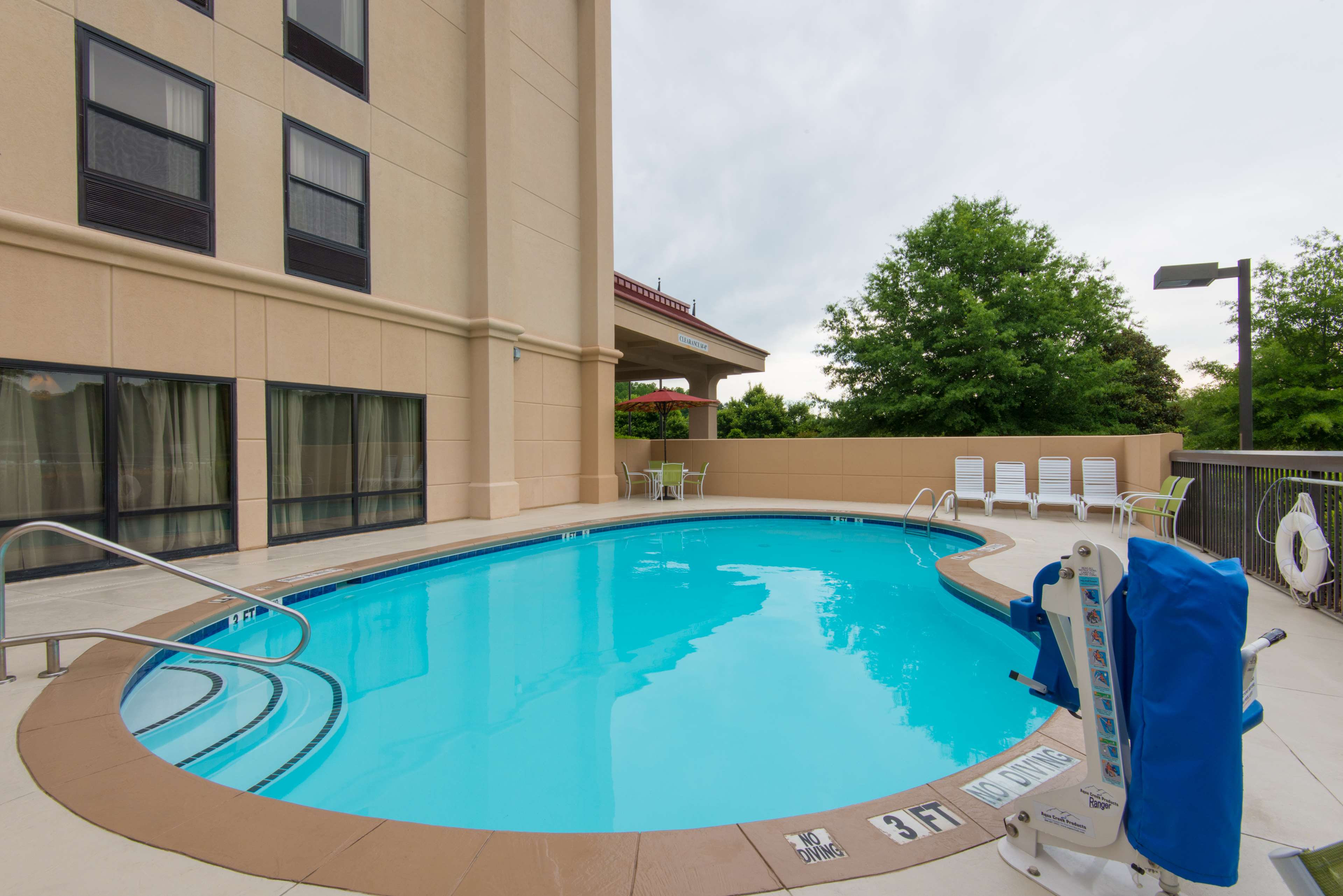 Hampton Inn Wilkesboro - photo 7