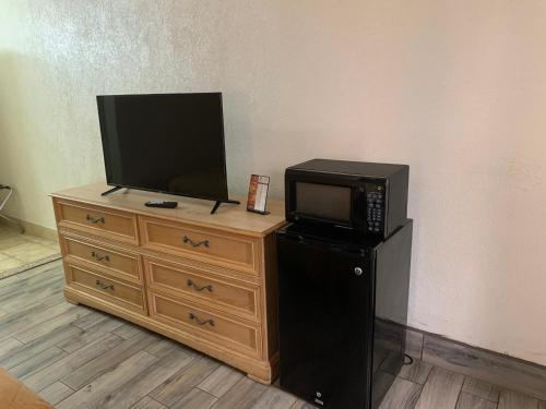 Americas Best Value Inn Tillmans Corner Mobile - photo 10