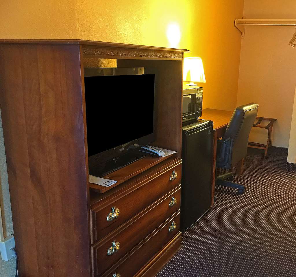 Americas Best Value Inn Pottstown - photo 12