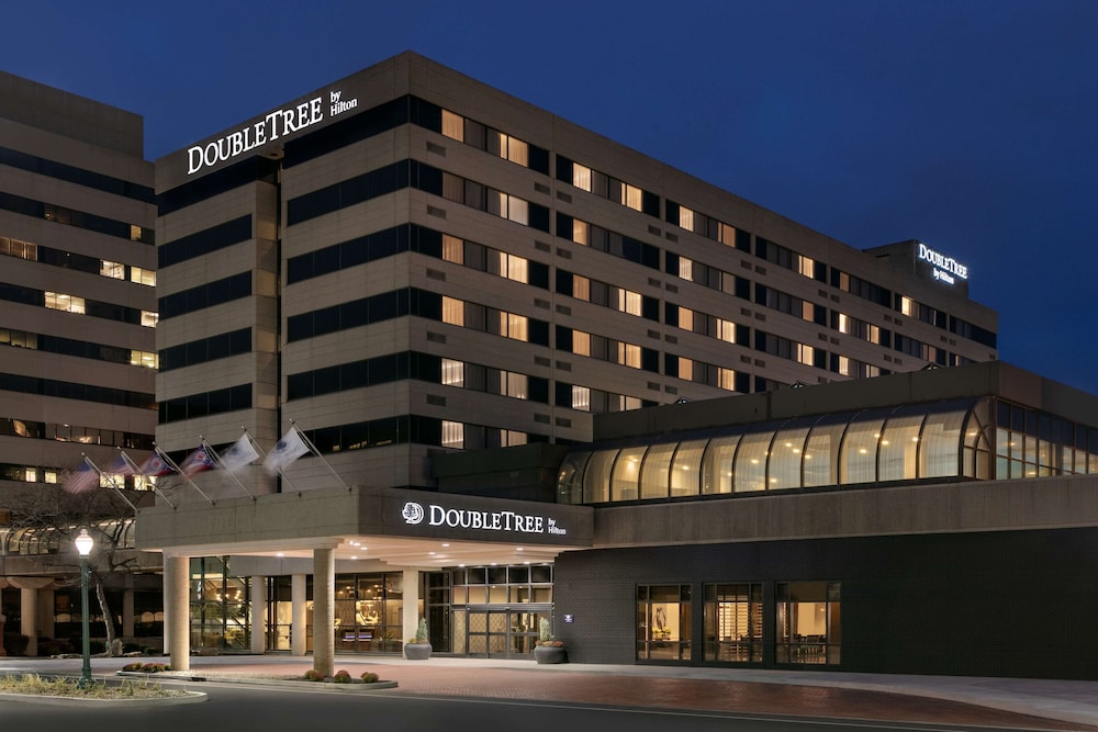 DoubleTree by Hilton Canton Downtown - carbon neutral hotel in Canton