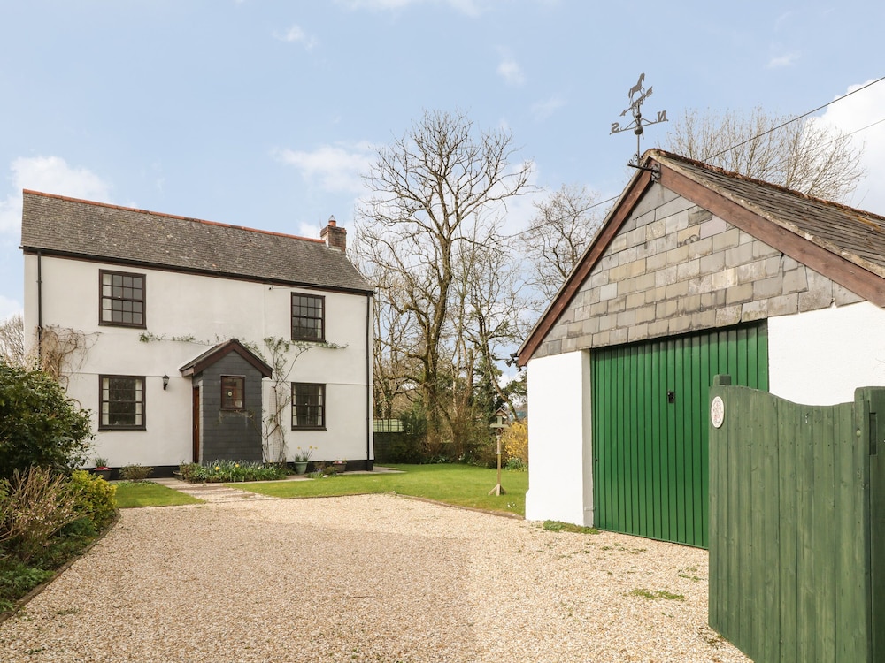 Thrushel Cottage — 4-Star Luxury Hotel in Lifton, United Kingdom