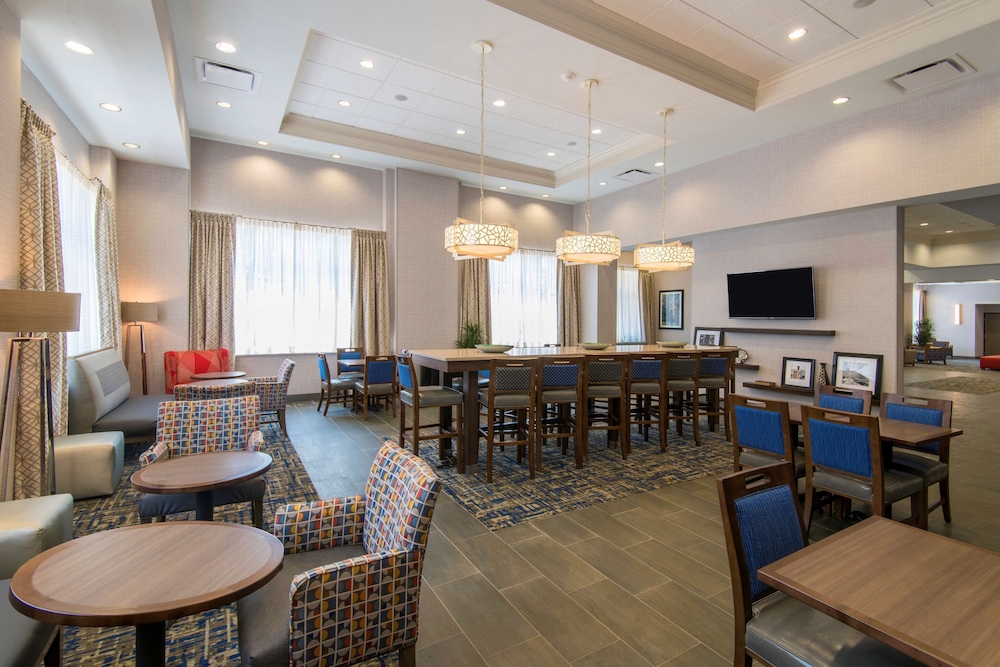 Hampton Inn & Suites Tulsa Downtown - photo 7