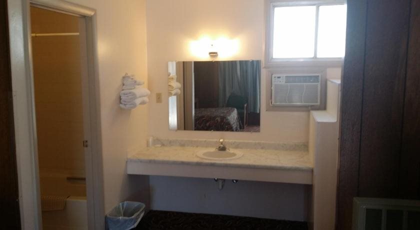 El Portal Motel - photo 5
