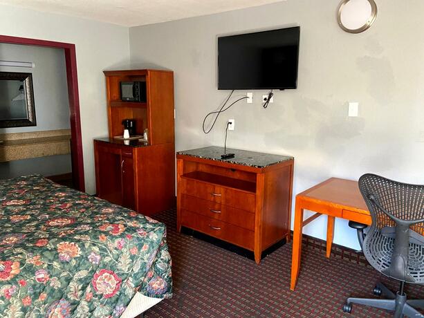 Embers Inn - photo 13