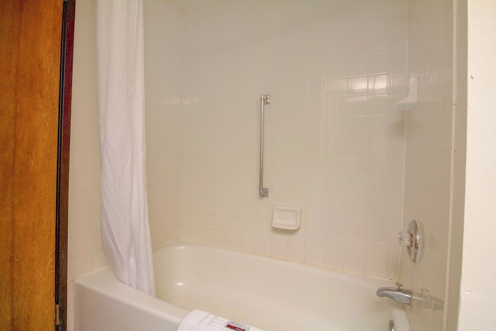 Tulsa Square Hotel Central I 44 By OYO - photo 64