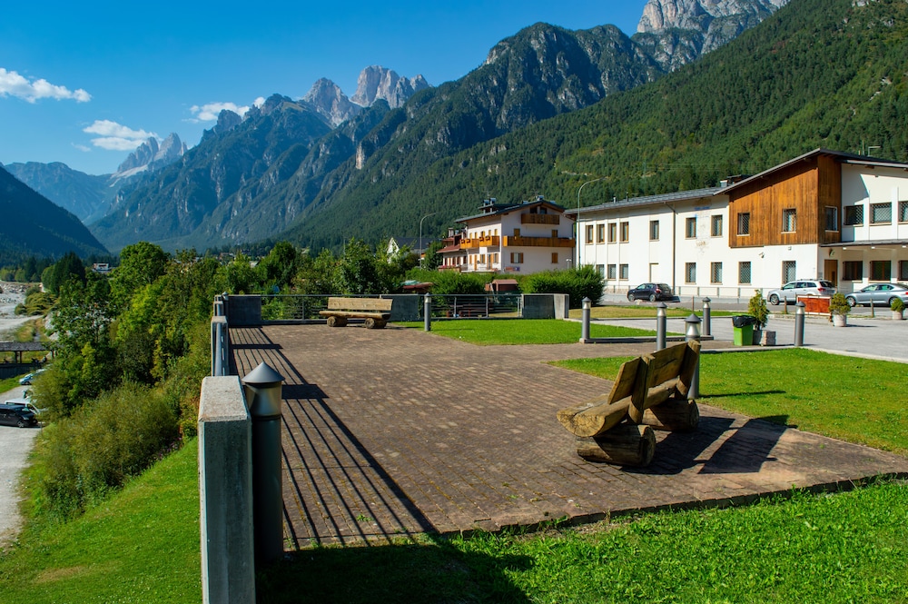 Albergo Serena - carbon neutral hotel in Auronzo