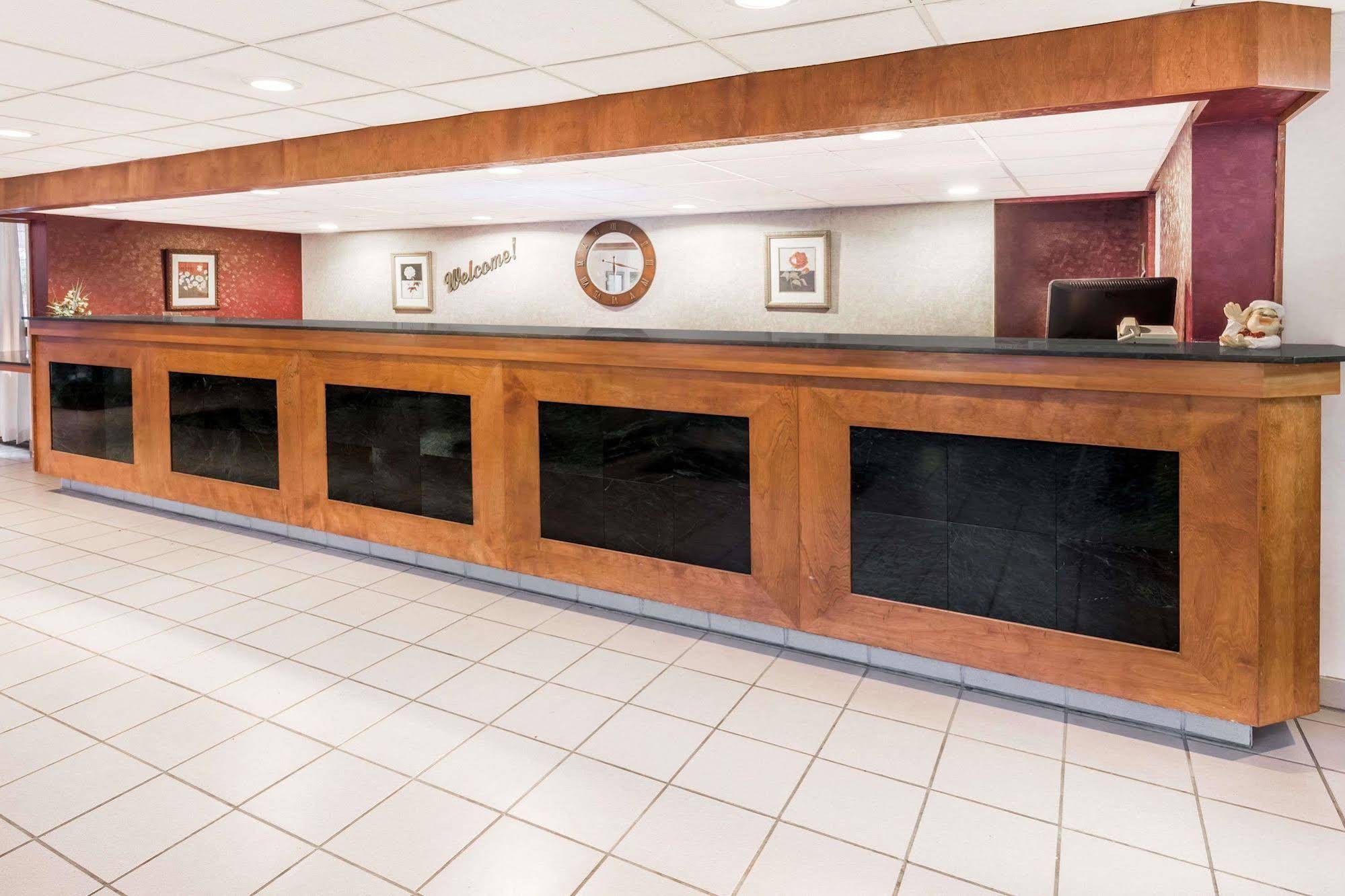 Travelodge Peoria Hotel And Conference Center - photo 7