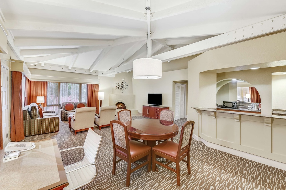 Hilton Phoenix Tapatio Cliffs Resort - photo 10