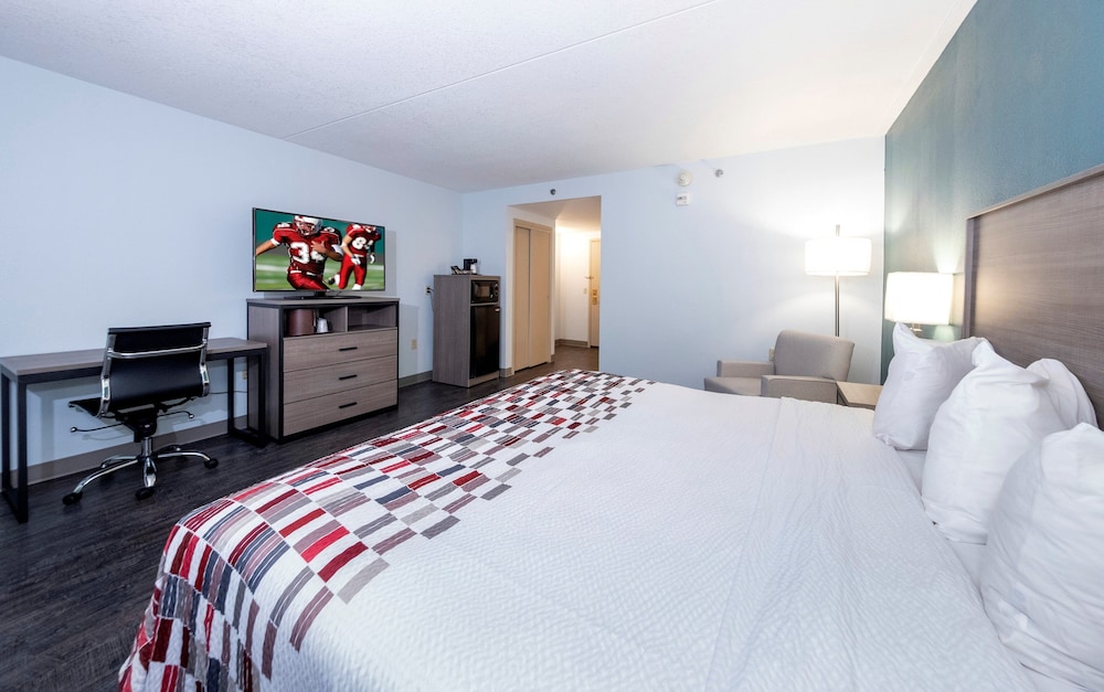 Red Roof Inn & Suites Wilmington New Castle - photo 15