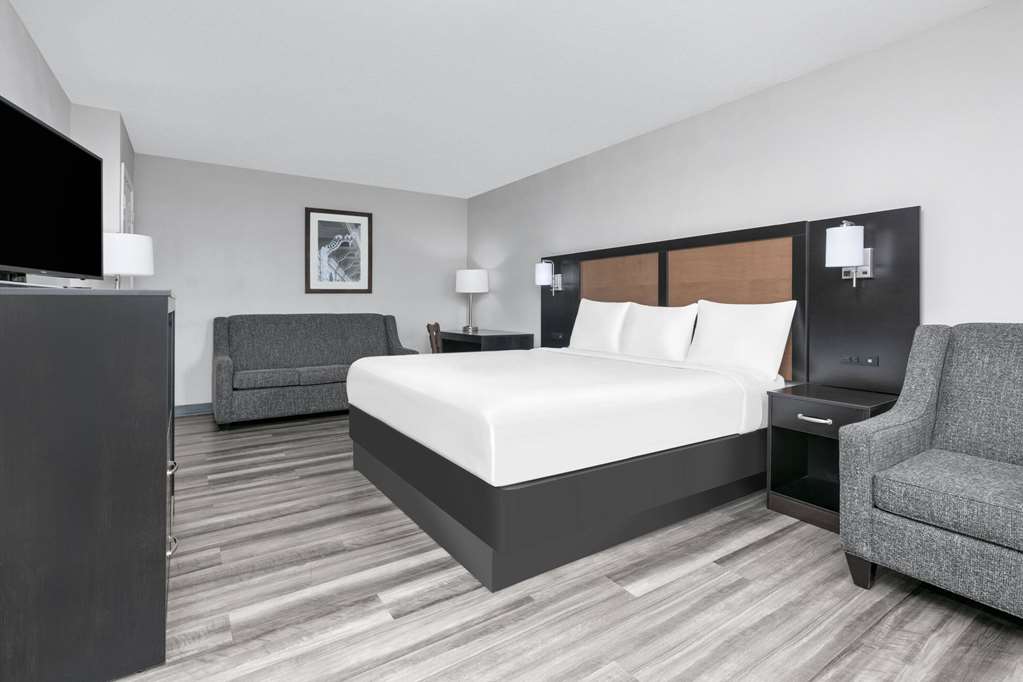 Baymont by Wyndham Austin University Area - photo 22