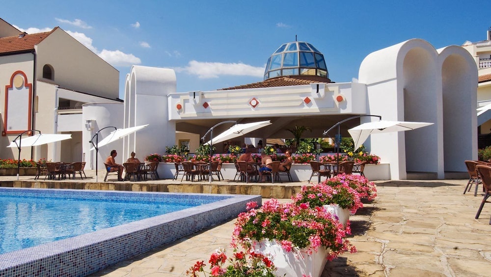 Duni Royal Pelikan Hotel All Inclusive — 4-Star Luxury Hotel in Sozopol, Bulgaria