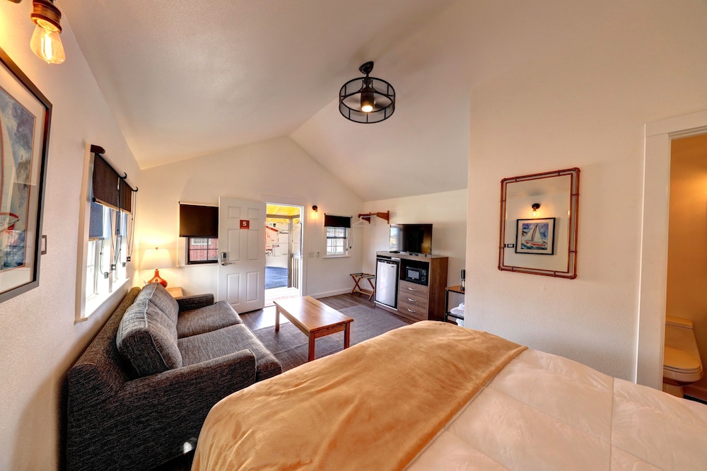 Seaview Motel & Cottages - photo 6