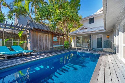 Fuller Holidays Adrift Tallows Beachfront Suffolk Park — 4-Star Luxury Hotel in Suffolk Park, Australia