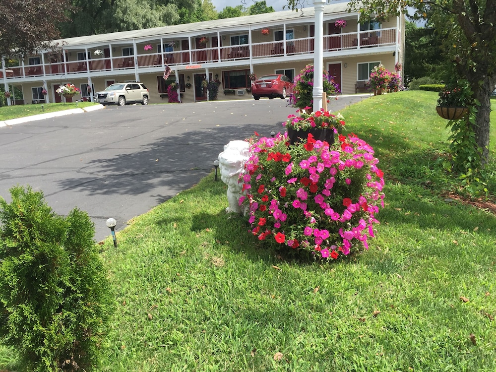 Cozy Corner Motel - photo 31