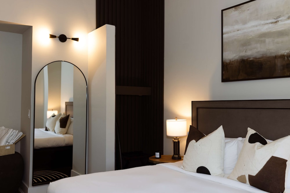 Watt Hotel Rahway Tapestry Collection by Hilton - photo 14