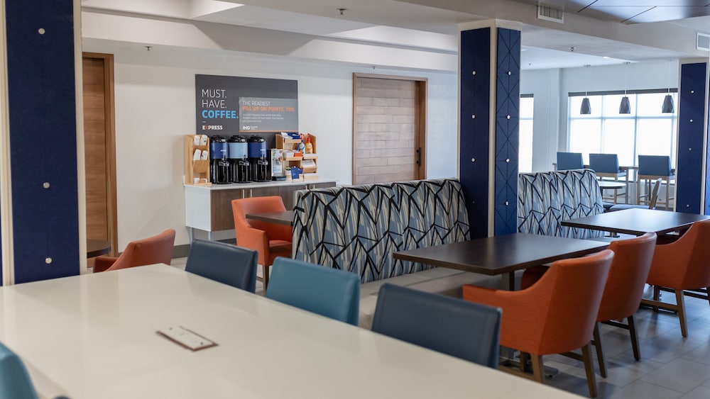 Holiday Inn Express Hotel & Suites Mountain Home by IHG - photo 29