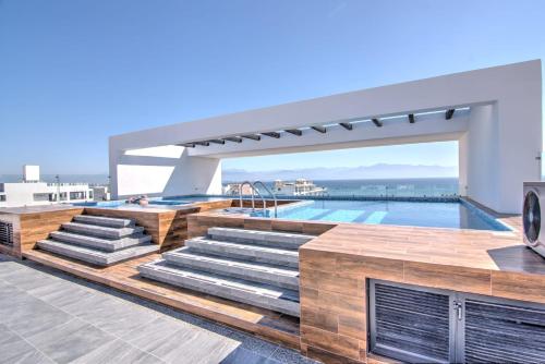 Cruz del Mar Panoramic Rooftop Pool Views Near Marina — 4-Star Luxury Hotel in Cruz De Huanacaxtle, Mexico