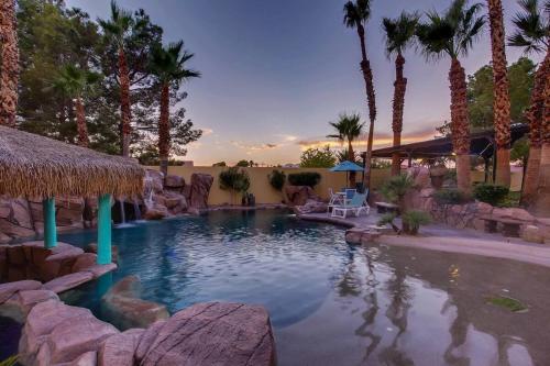 Villa Gordal Enormous Villa in Las Vegas with 39 Sleeps — 4-Star Luxury Hotel in Las Vegas, United States
