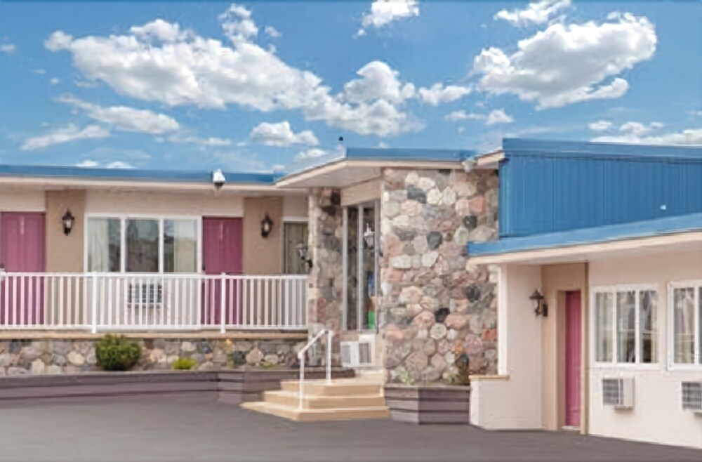 Belmont inn in Greater Sudbury, Canada