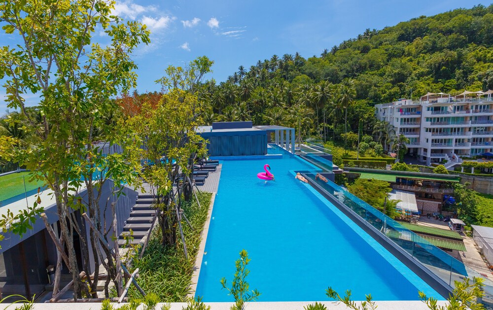 The Aristo by Holy Cow 2 BR 60 m2 pool view — 4-Star Luxury Hotel in Thalang, Thailand