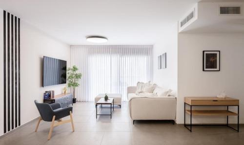 Wonderful 3 bedroom on the beach — 4-Star Luxury Hotel in Nahariyya, Israel