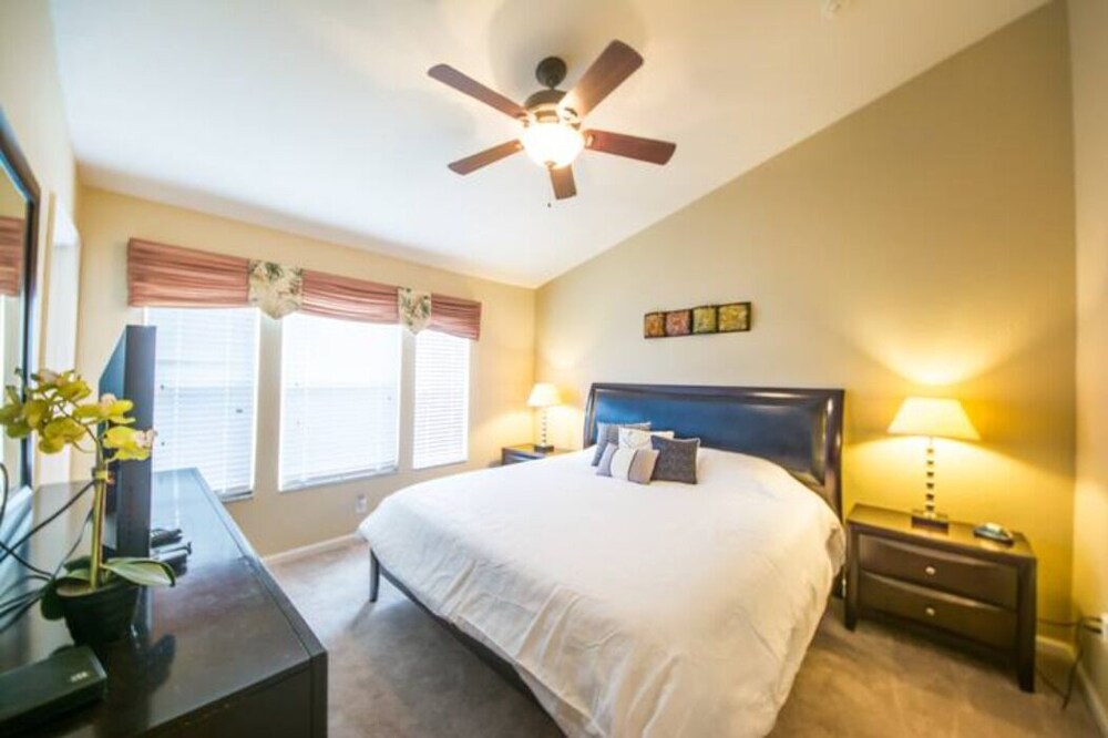 3BR Windsor Hills Townhome 7671 by OVRH VR - photo 13