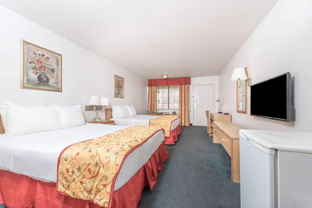 Days Inn by Wyndham Waco Near Downtown University - photo 20