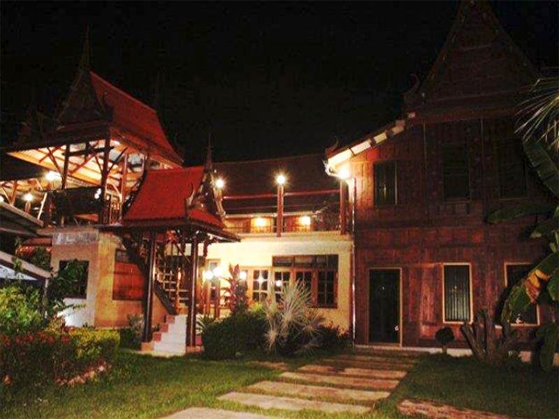 Ruenthai Bangkung Resort — 4-Star Luxury Hotel in Bang Khon Thi, Thailand