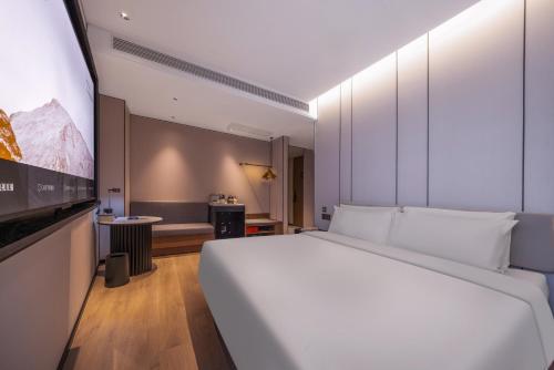 Atour Hotel Tianjin Wudadao Tonglou Subway Station in Tianjin, People's Republic of China