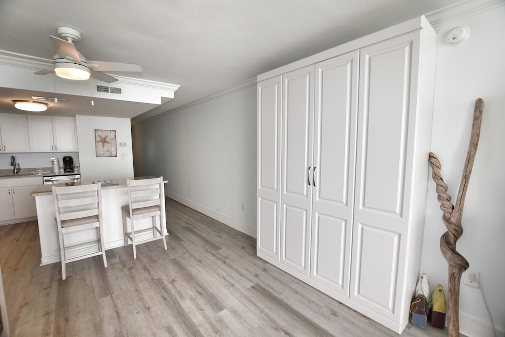 1109 Waters Edge Resort 1 Bedroom Condo by RedAwning - photo 32