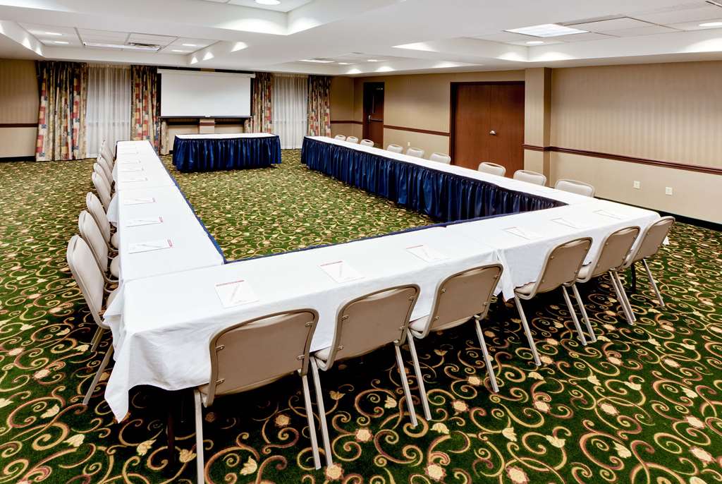 Hawthorn Suites by Wyndham Louisville East - photo 13