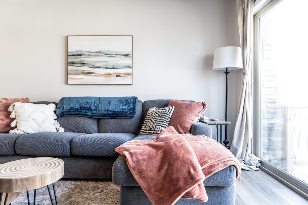 The Overbrook 2BR Pet friendly Condo Lake Geneva — 4-Star Luxury Hotel in Williams Bay, United States