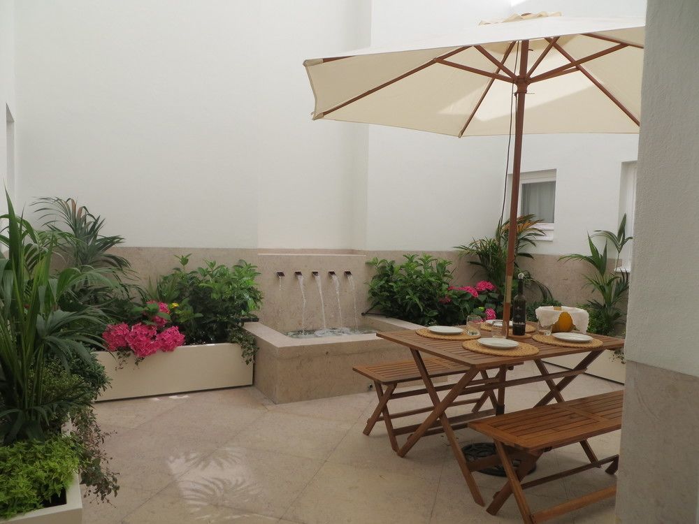 Feeling Lisbon Pátio Chiado in Lisbon, Portugal