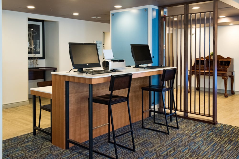 Holiday Inn Express Moss Point by IHG - photo 22