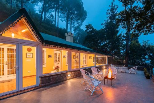 StayVista at Springfield with Bonfire in Kasauli, India