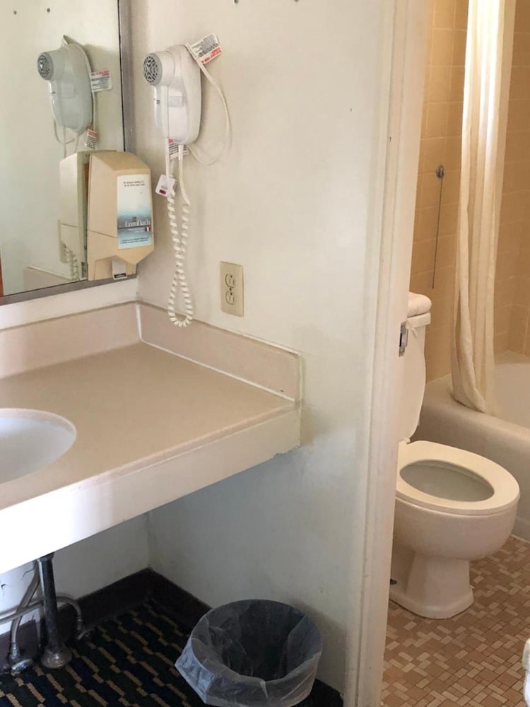 Norton Shores Inn — hotel in Muskegon