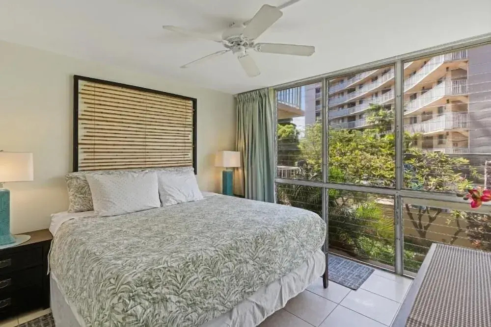 Kamaole Nalu #405 Condo — 4-Star Luxury Hotel in Kihei, United States
