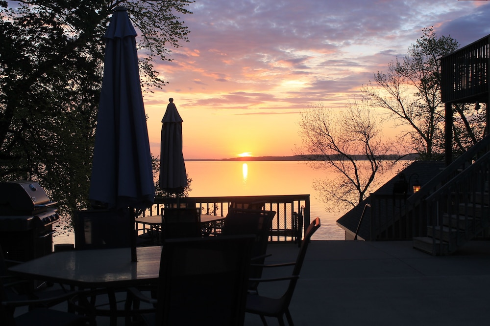 Viking Bay Resort & Lodge - photo 12