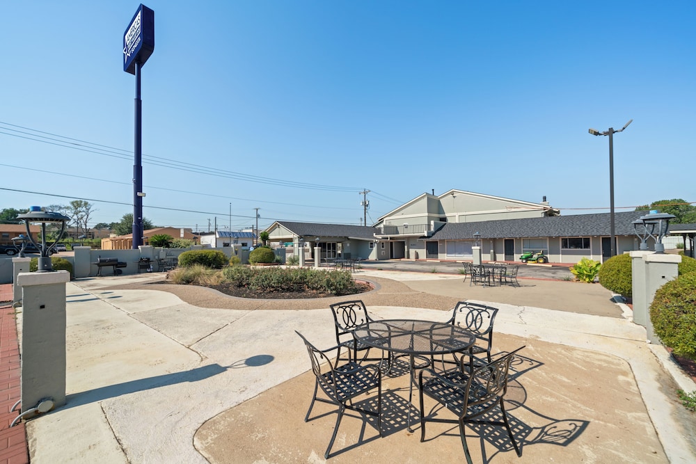 Americas Best Value Inn & Suites Brenham - photo 39