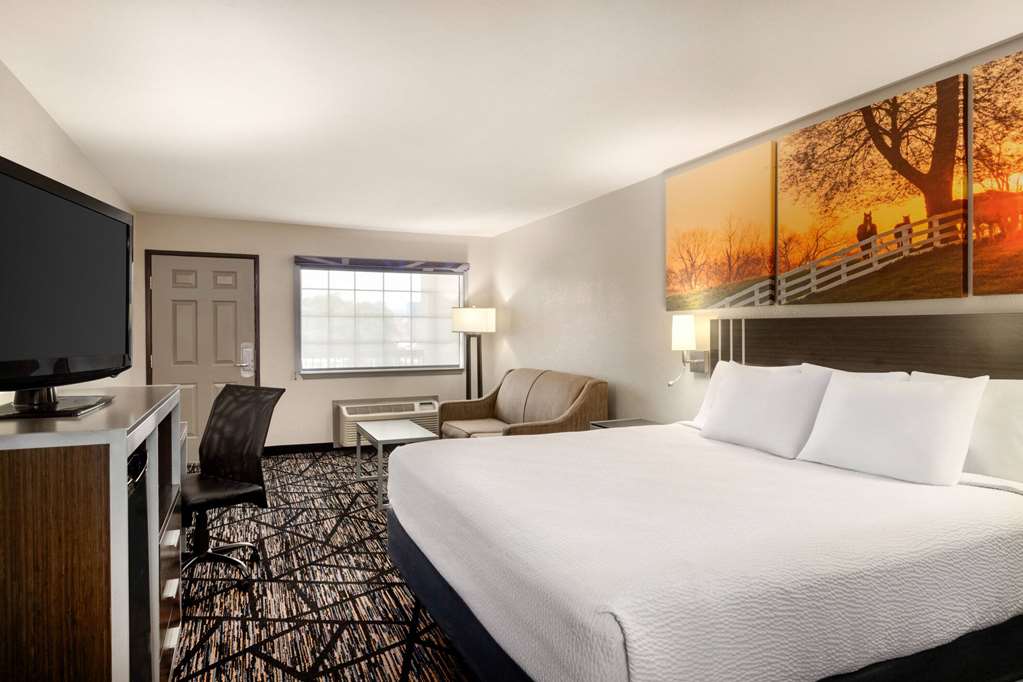 Days Inn by Wyndham San Antonio Near Fiesta Park - photo 18